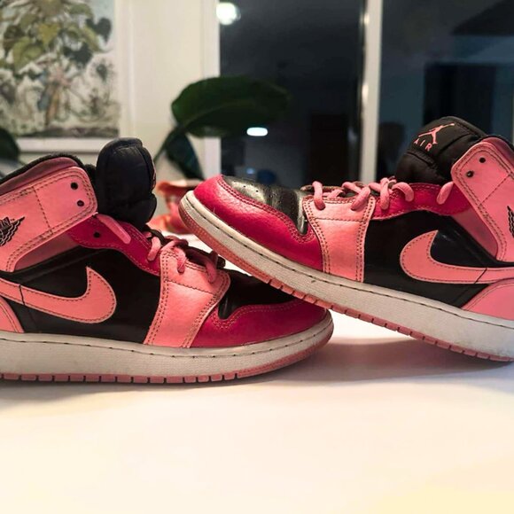Custom Collectable Vintage Pink Nike Air Jordans - Picture 1 of 4